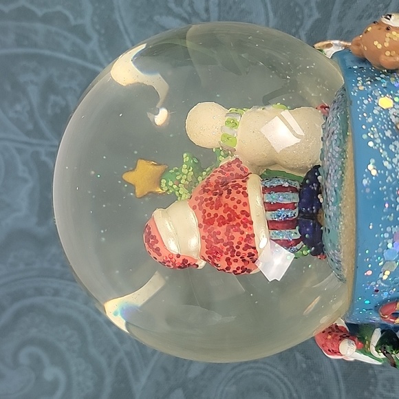 Santa Snowglobe Music "Here Comes Santa Claus" Christmas Folk Art - Picture 3 of 11